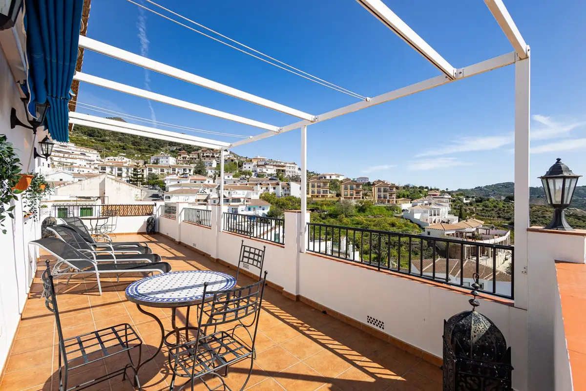 Townhouse for sale in Canillas de Albaida — photo 1