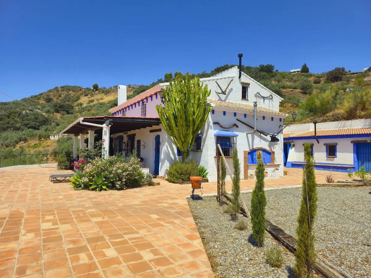 Detached Villa for sale in Riogordo — photo 1