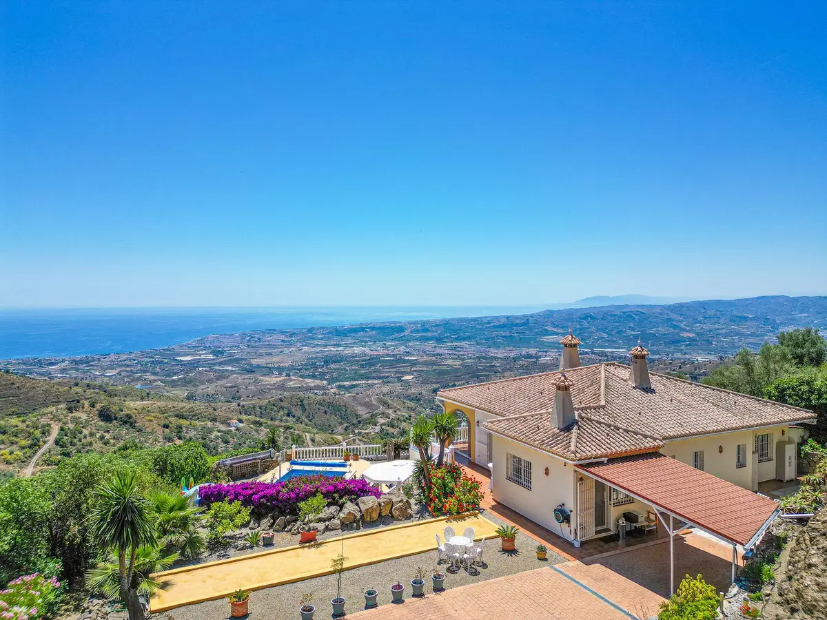 Detached Villa for sale in Arenas — photo 1