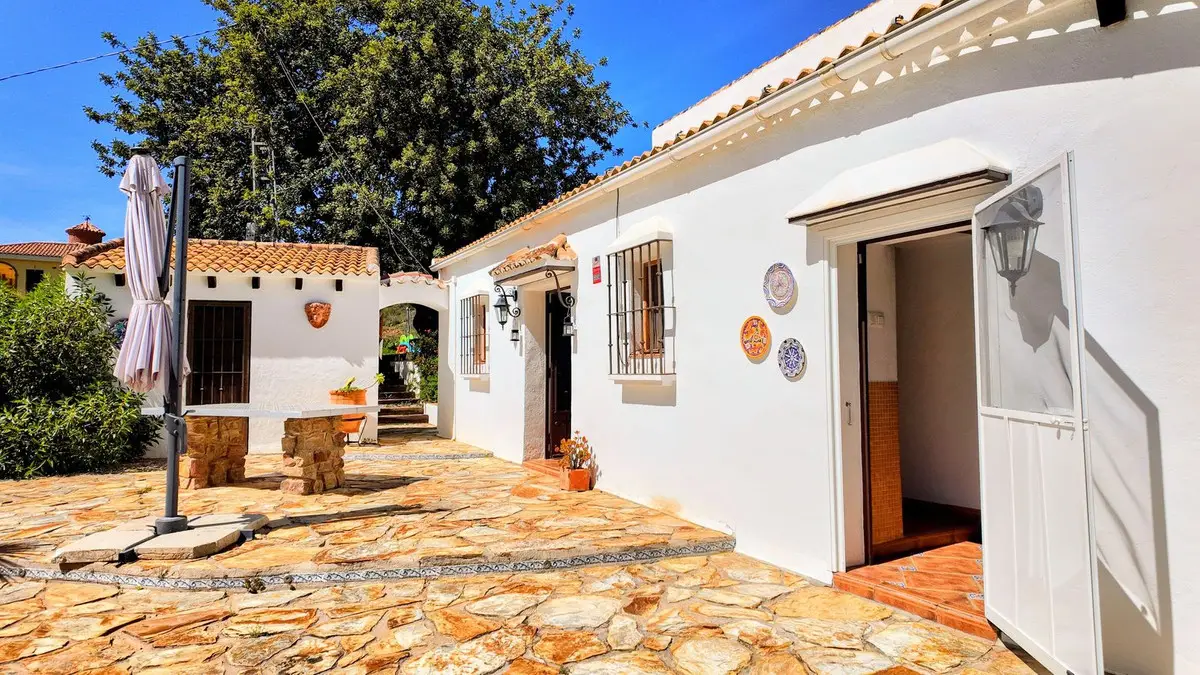 Finca - Cortijo for sale in Almogía — photo 1