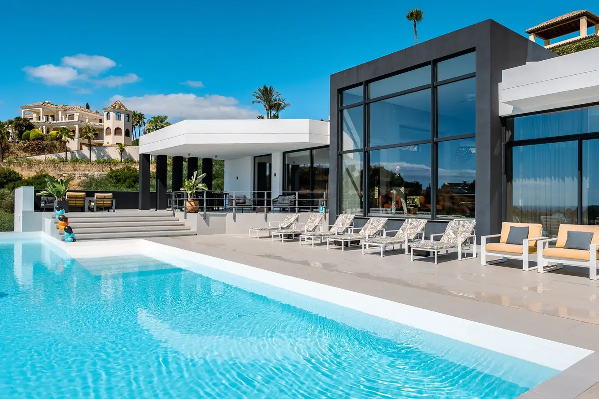 Detached Villa for sale in Benahavís — photo 1