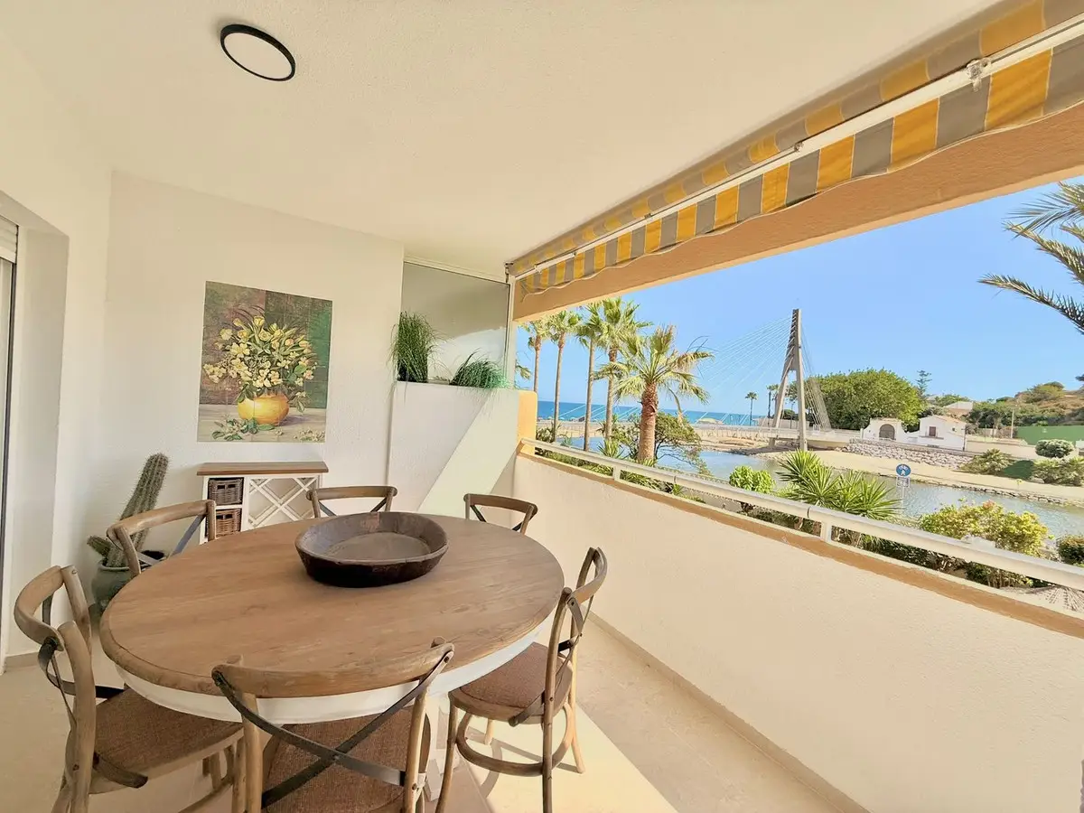 Middle Floor Apartment for sale in Fuengirola — photo 1