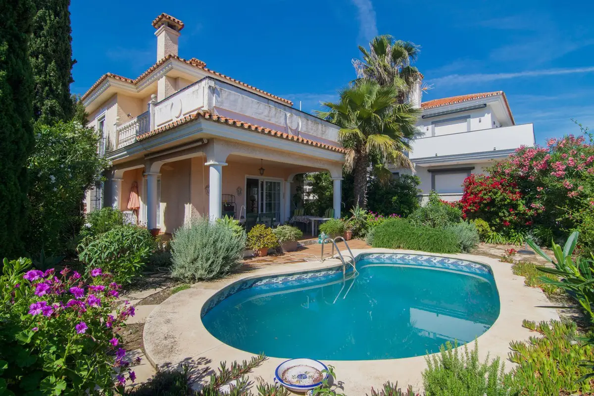 Detached Villa for sale in Fuengirola — photo 1