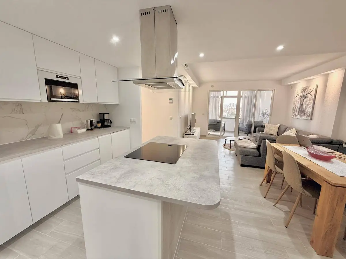 Middle Floor Apartment for sale in Fuengirola — photo 1