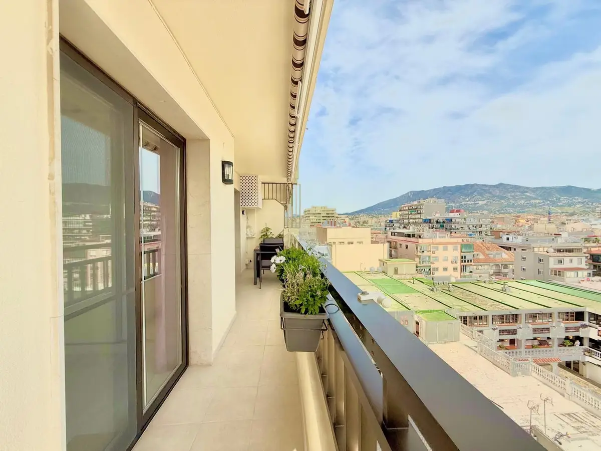 Middle Floor Apartment for sale in Fuengirola — photo 1