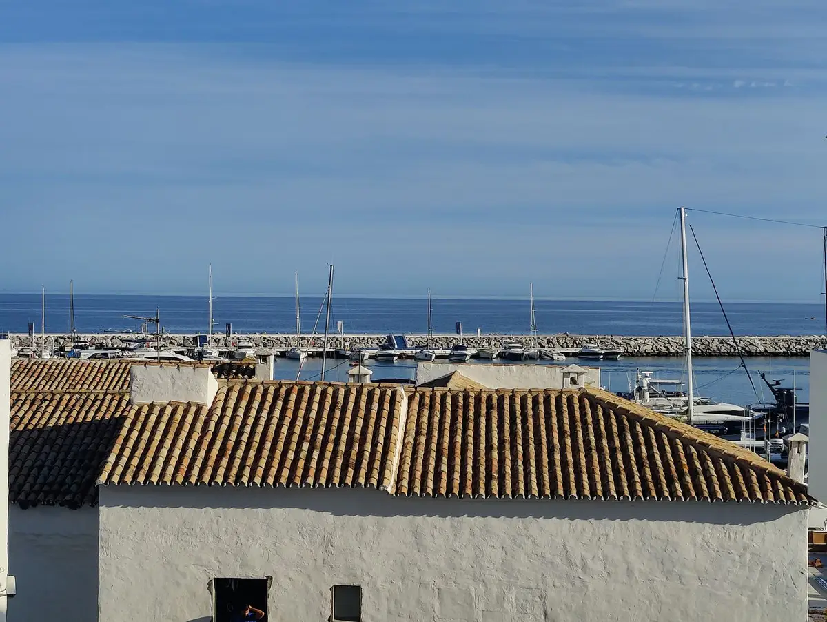 Middle Floor Apartment for sale in Puerto Banús — photo 1