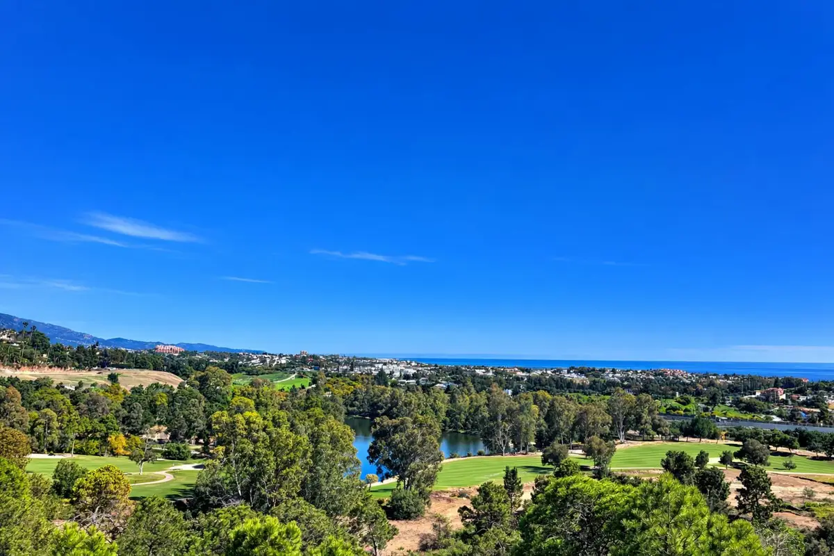 Penthouse Duplex for sale in Benahavís — photo 1