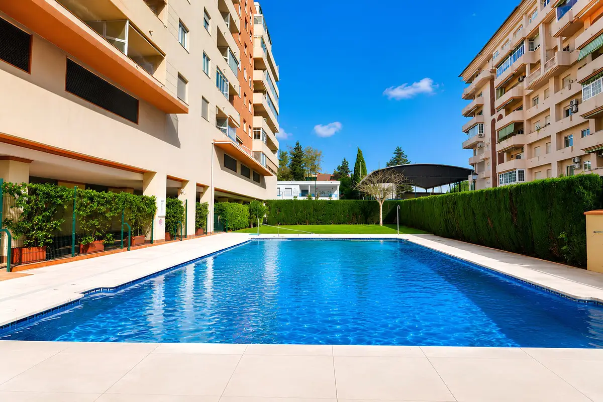 Middle Floor Apartment for sale in Fuengirola — photo 1