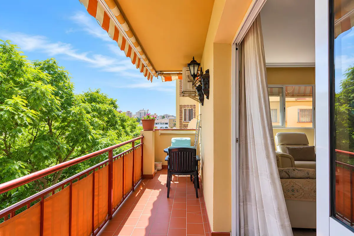 Middle Floor Apartment for sale in Fuengirola — photo 1