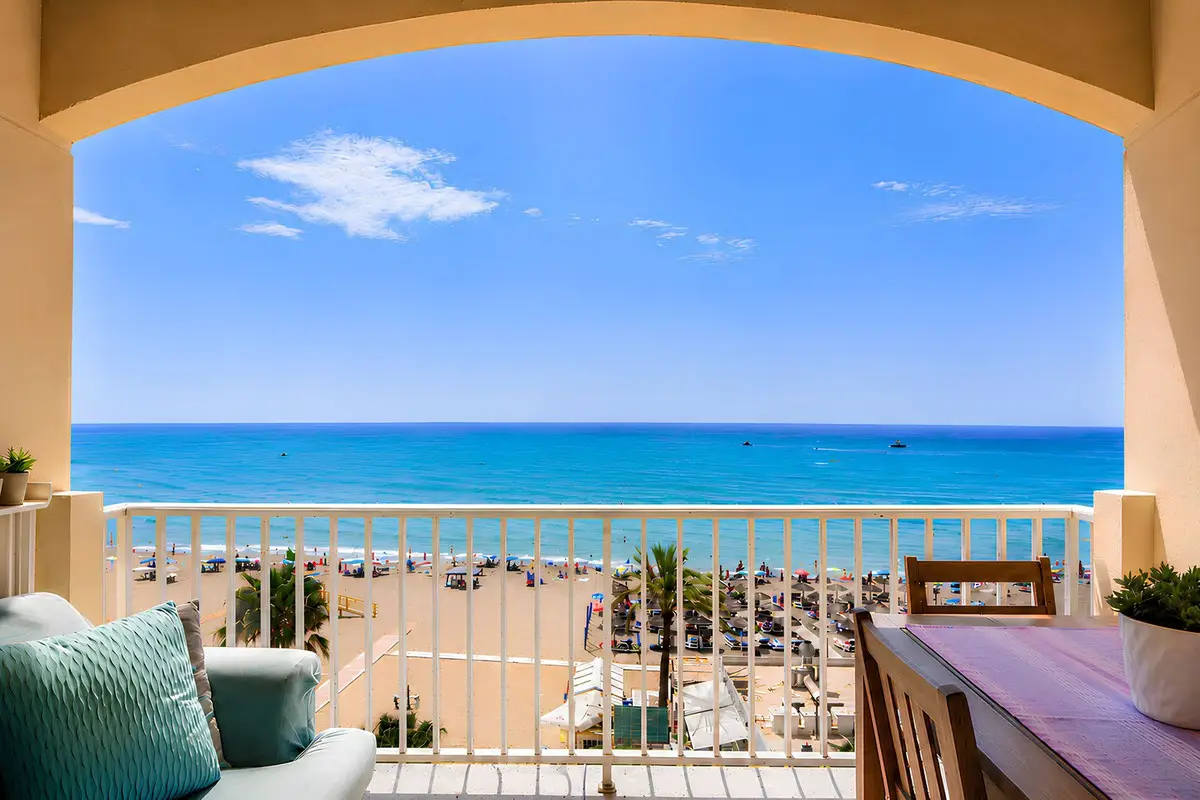 Top Floor Apartment for sale in Fuengirola — photo 1