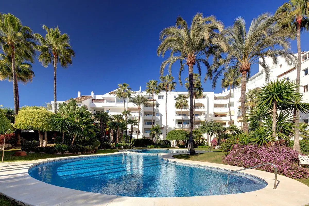 Middle Floor Apartment for sale in Atalaya — photo 1
