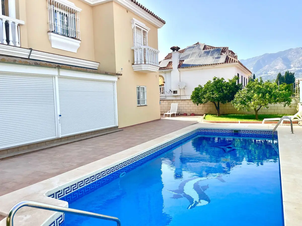 Detached Villa for sale in Las Lagunas — photo 1