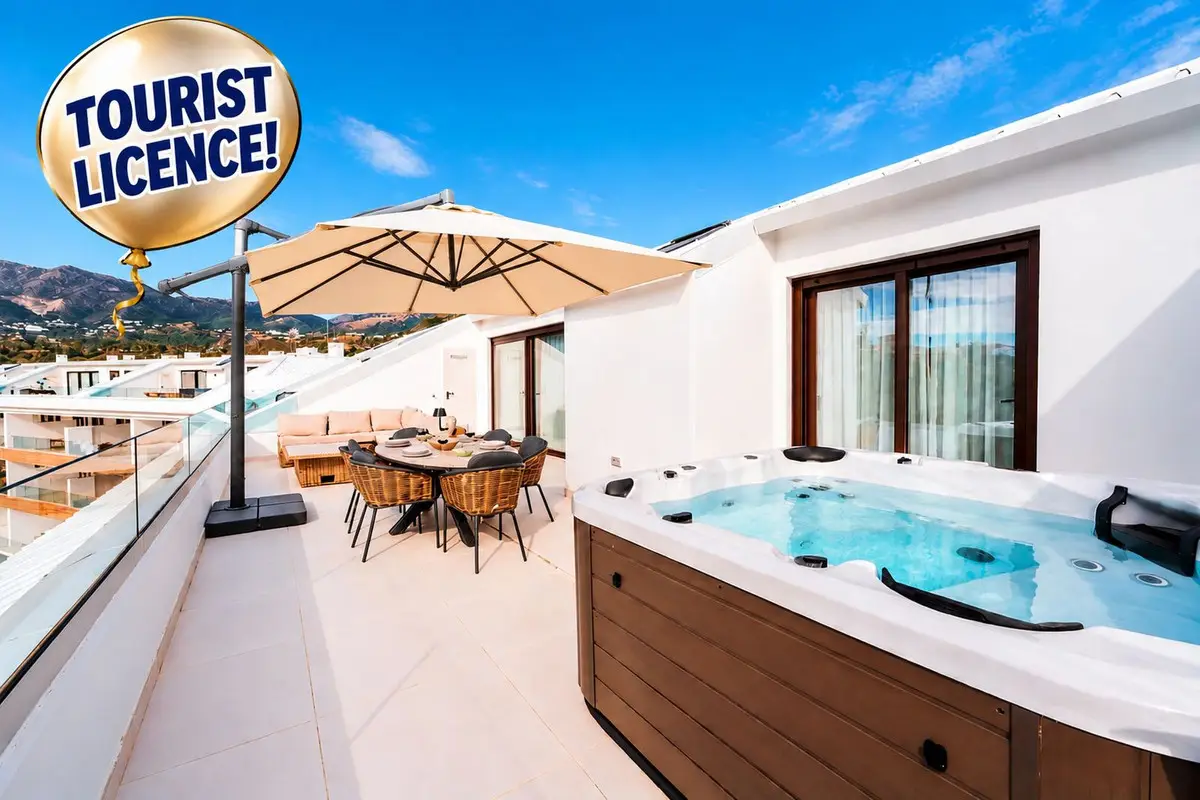Penthouse for sale in Fuengirola — photo 1