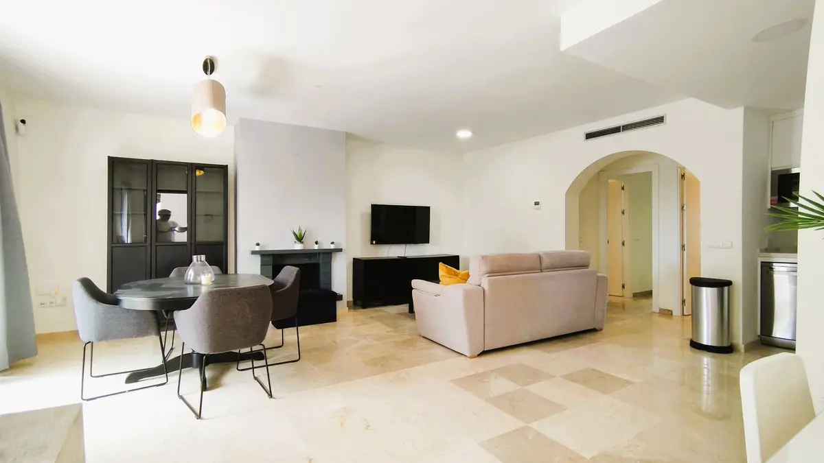Middle Floor Apartment for sale in Nueva Andalucía — photo 1