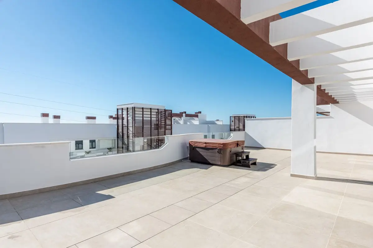 Penthouse for sale in Estepona — photo 1