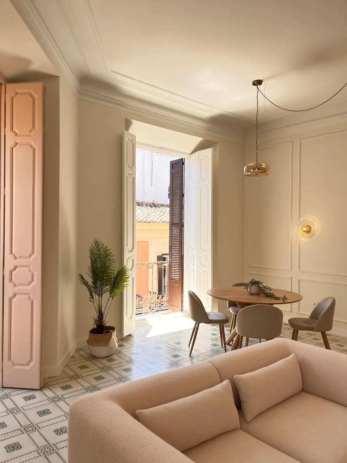 Middle Floor Apartment for sale in Málaga — photo 1