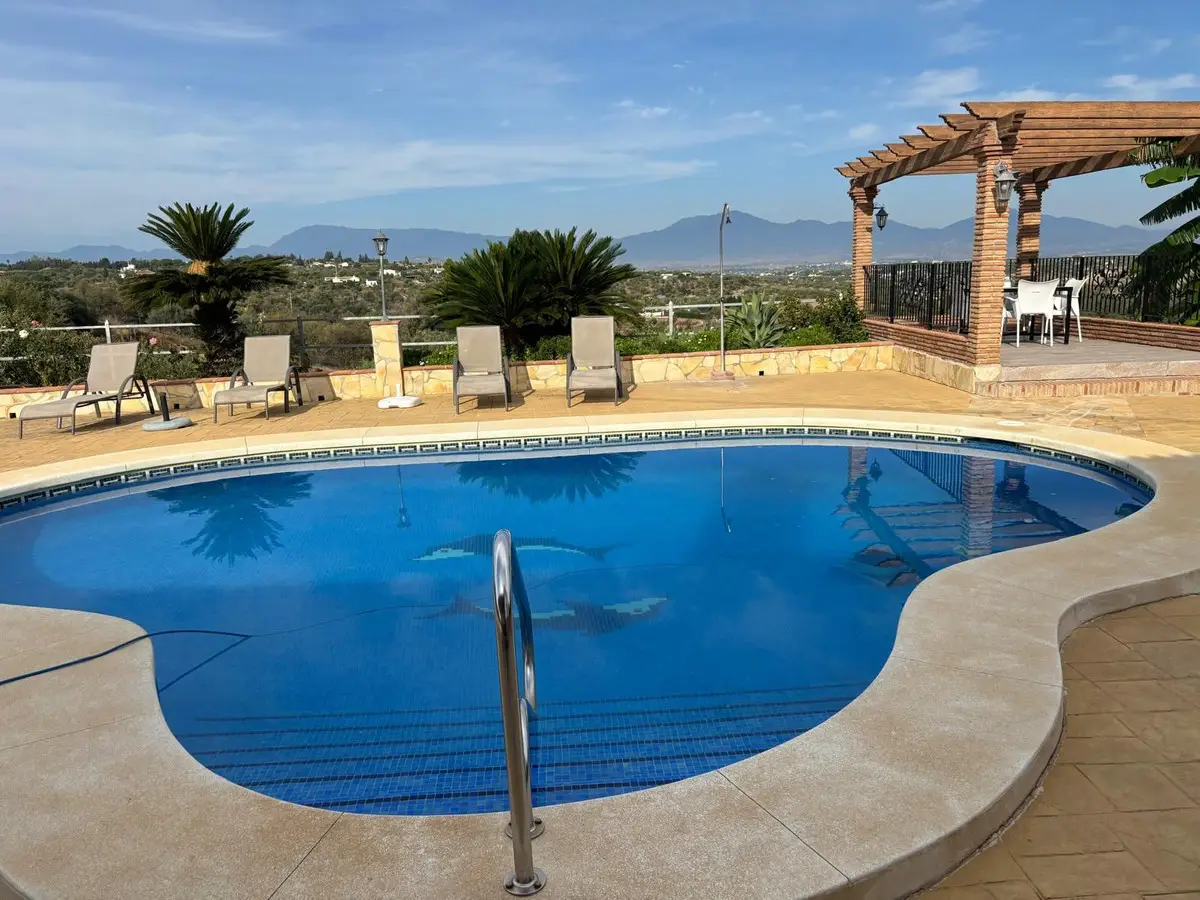 Detached Villa for sale in Alhaurín de la Torre — photo 1