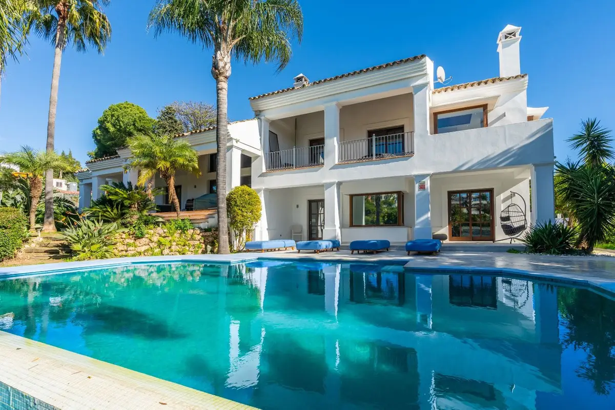 Detached Villa for sale in Benahavís — photo 1