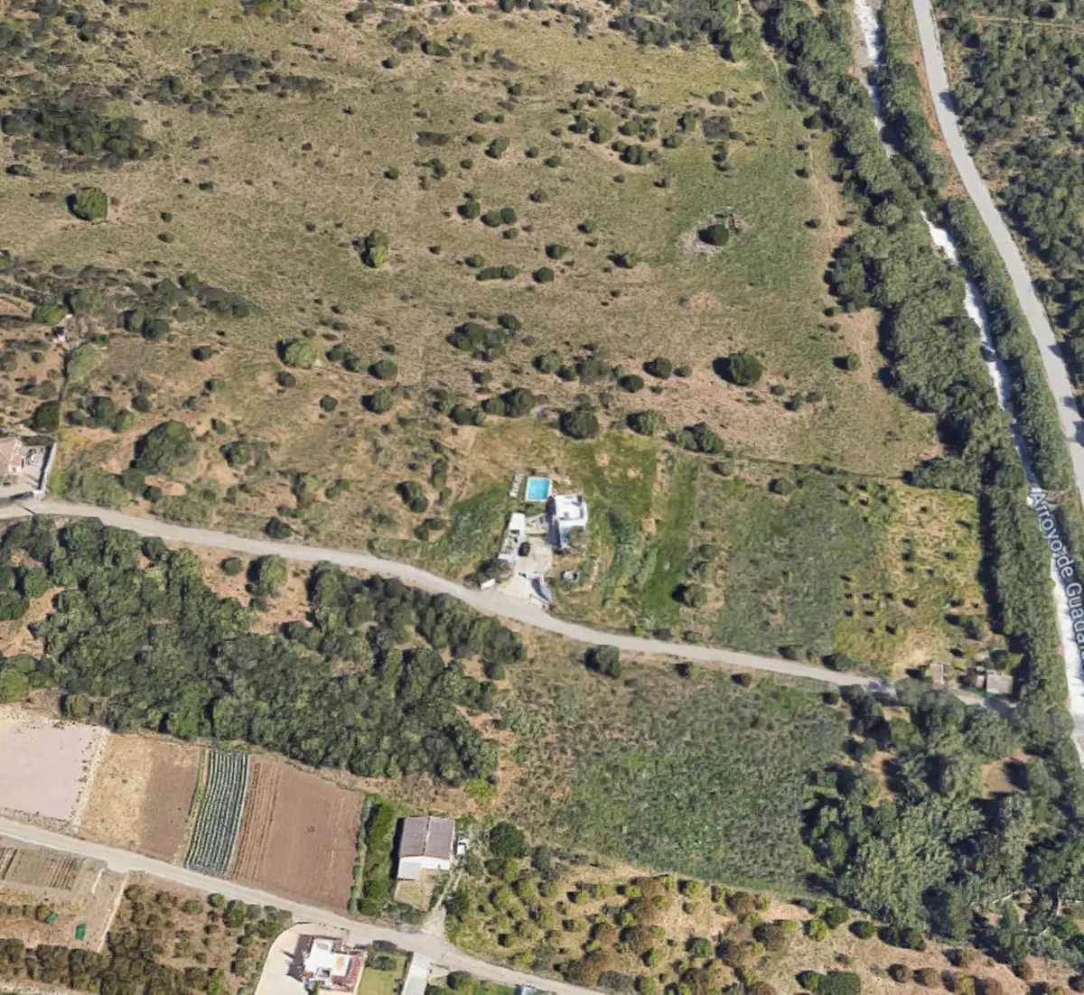 Land for sale in Estepona — photo 1
