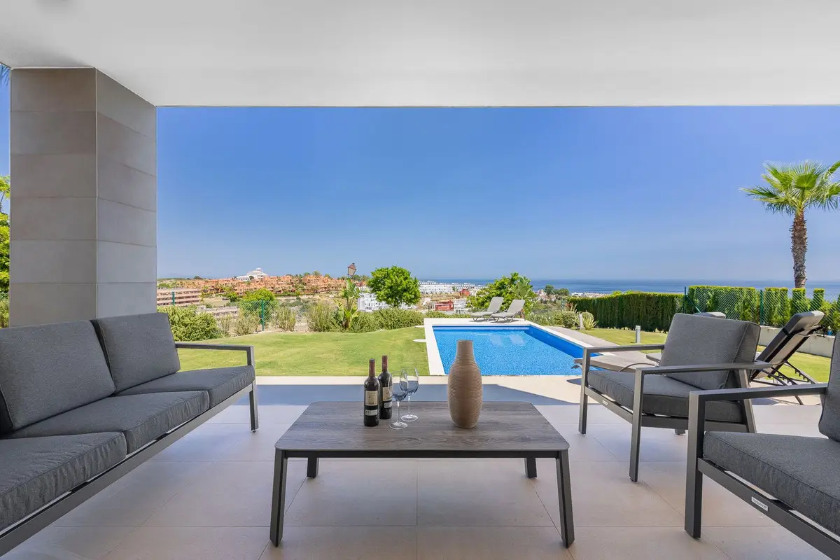 Detached Villa for sale in Manilva — photo 1