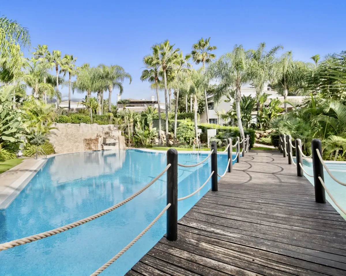 Detached Villa for sale in The Golden Mile — photo 1