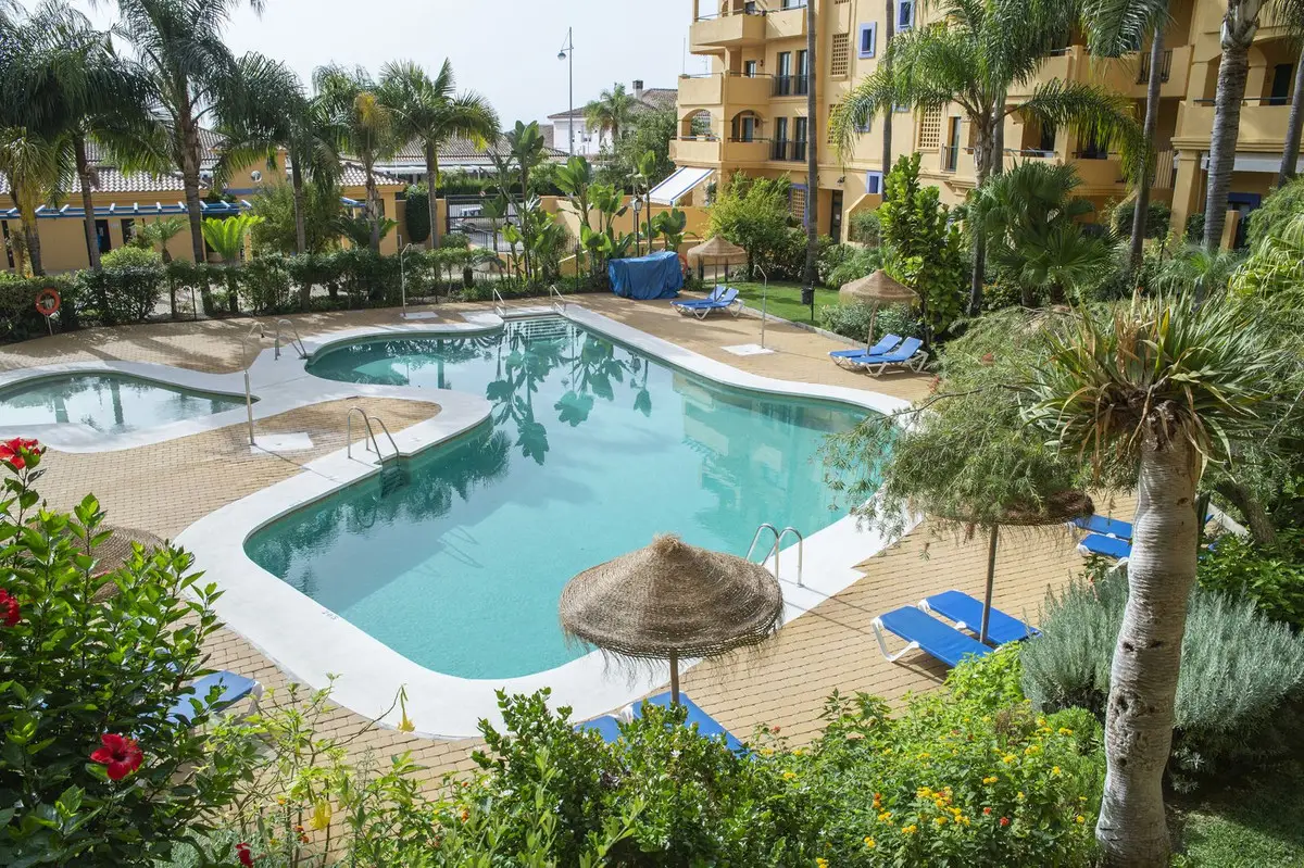 Middle Floor Apartment for sale in Marbella — photo 1
