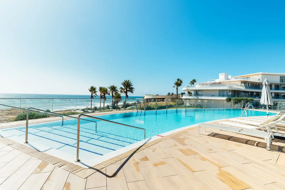 Ground Floor Apartment for sale in Estepona — photo 1