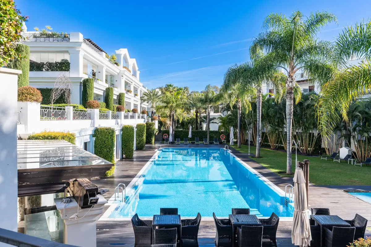 Ground Floor Apartment for sale in Estepona — photo 1