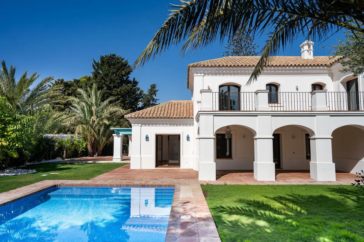 Detached Villa for sale in Guadalmina Baja — photo 1