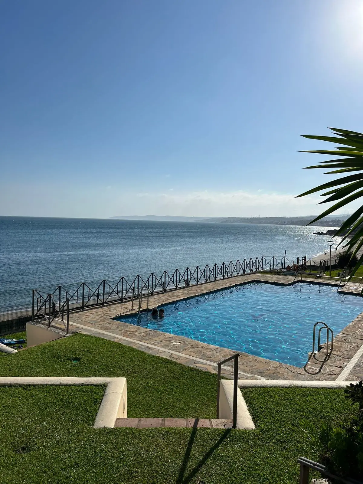Middle Floor Apartment for sale in Estepona — photo 1