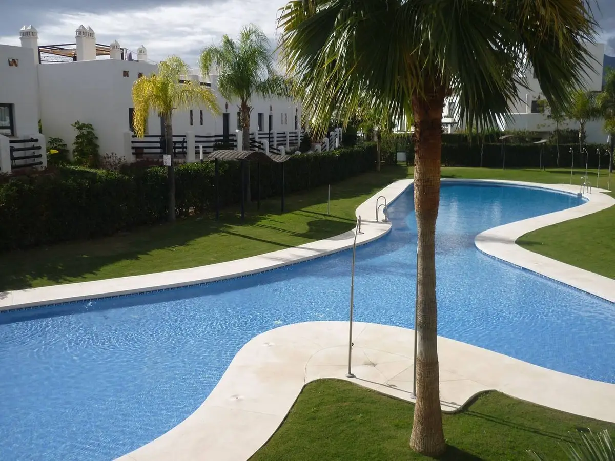 Ground Floor Apartment for sale in Estepona — photo 1