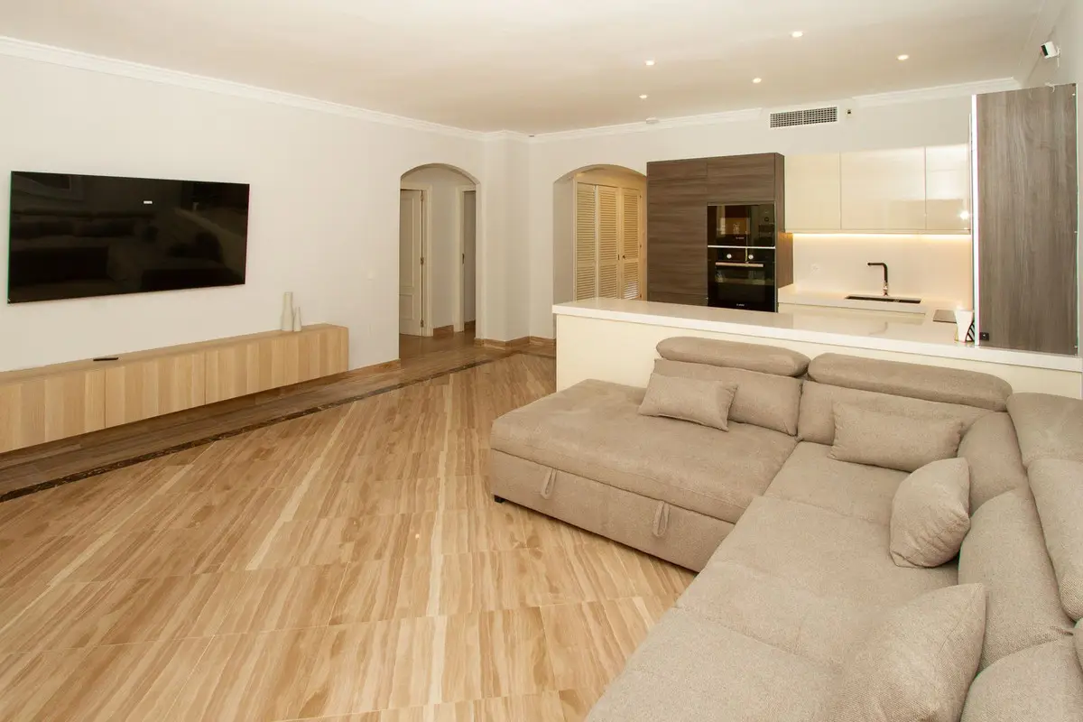 Ground Floor Apartment for sale in Elviria — photo 1