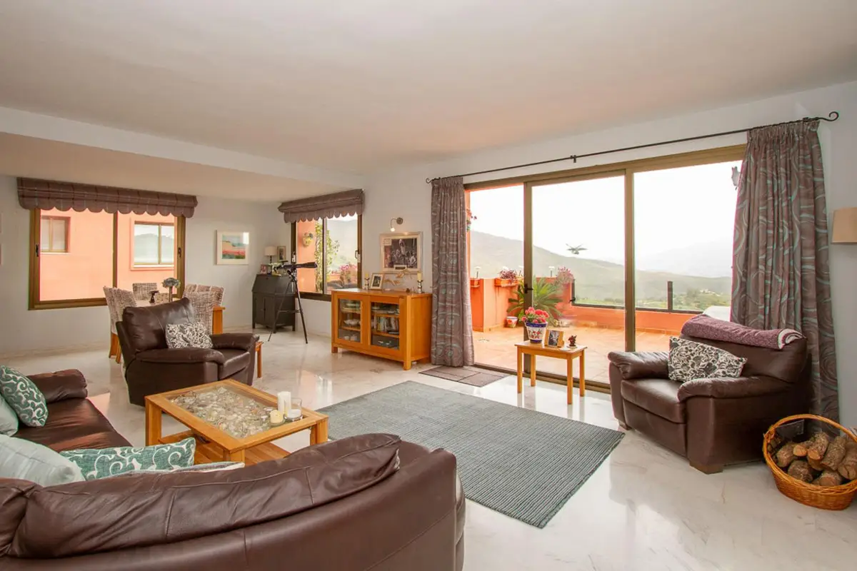 Middle Floor Apartment for sale in La Mairena — photo 1