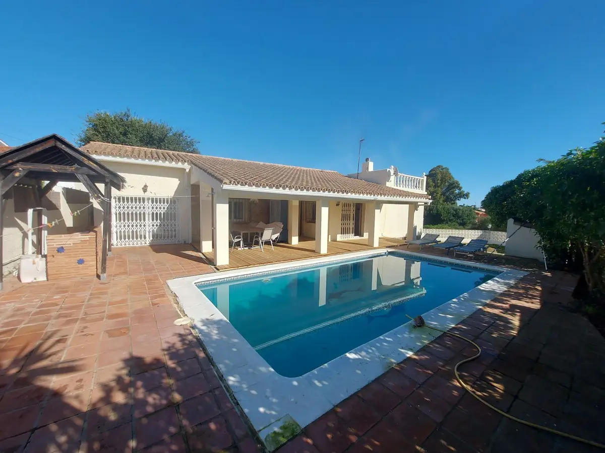 Detached Villa for sale in Manilva — photo 1