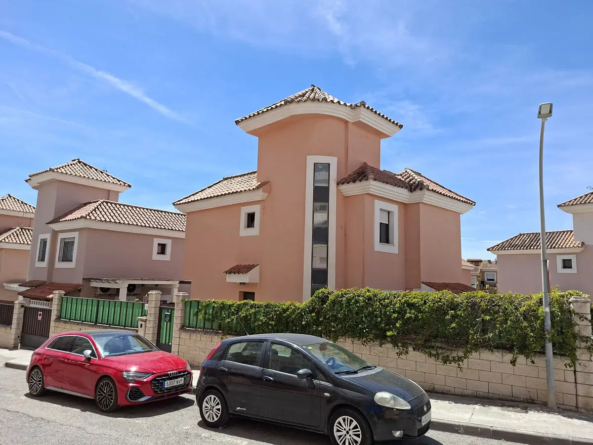 Detached Villa for sale in San Luis de Sabinillas — photo 1