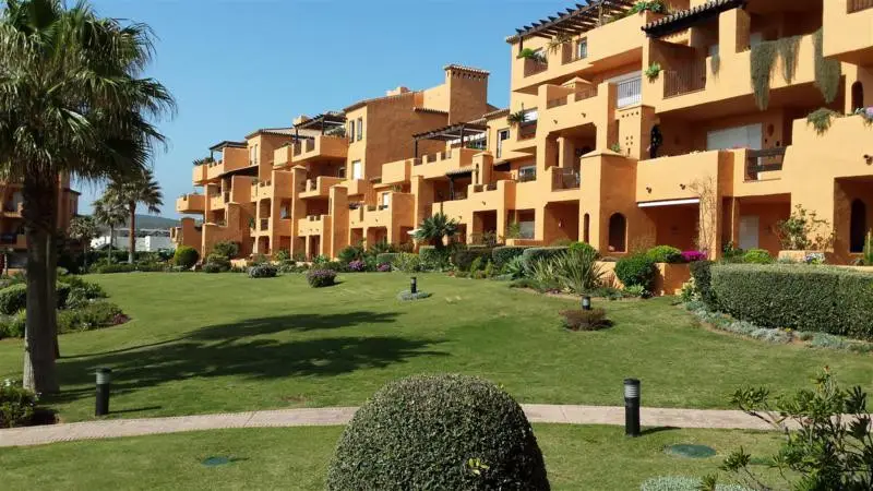 Ground Floor Apartment for sale in La Duquesa — photo 1