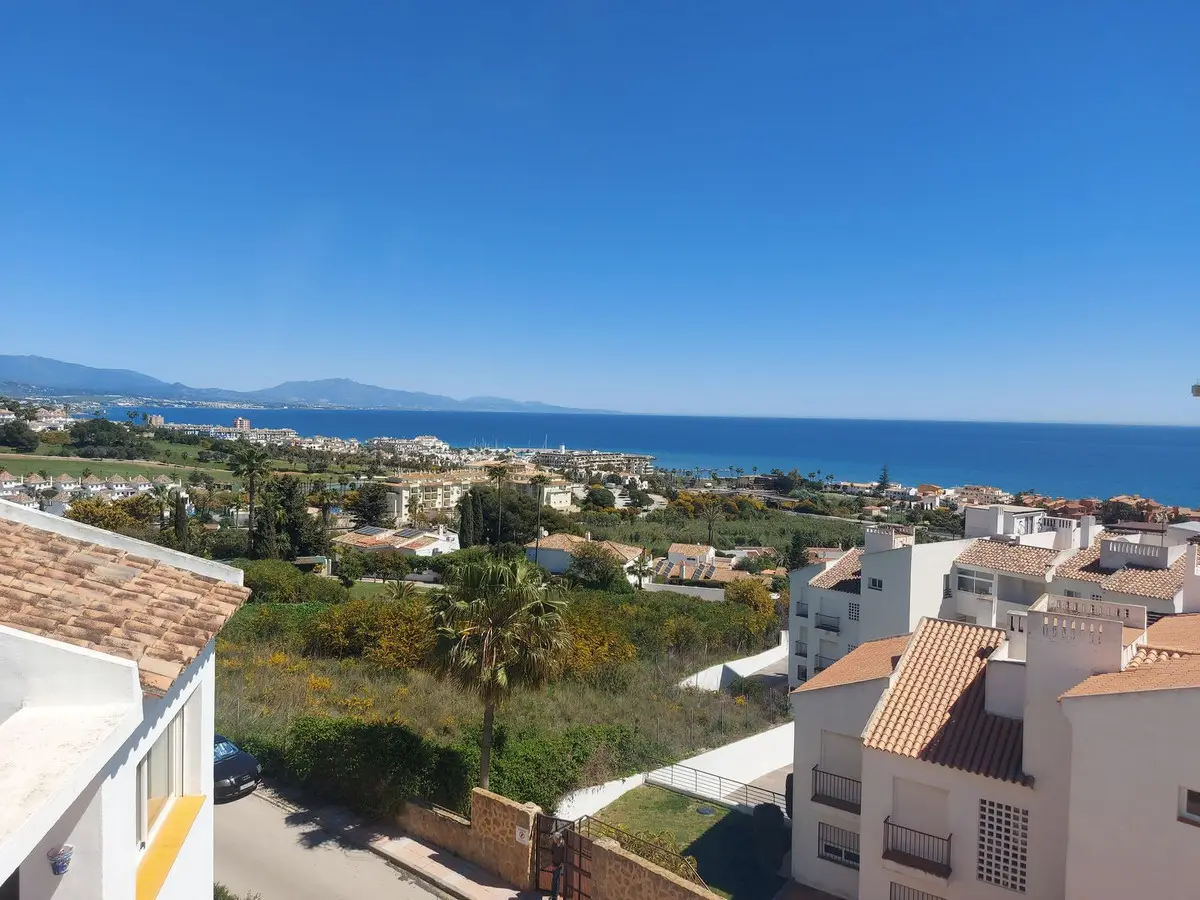 Penthouse for sale in La Duquesa — photo 1