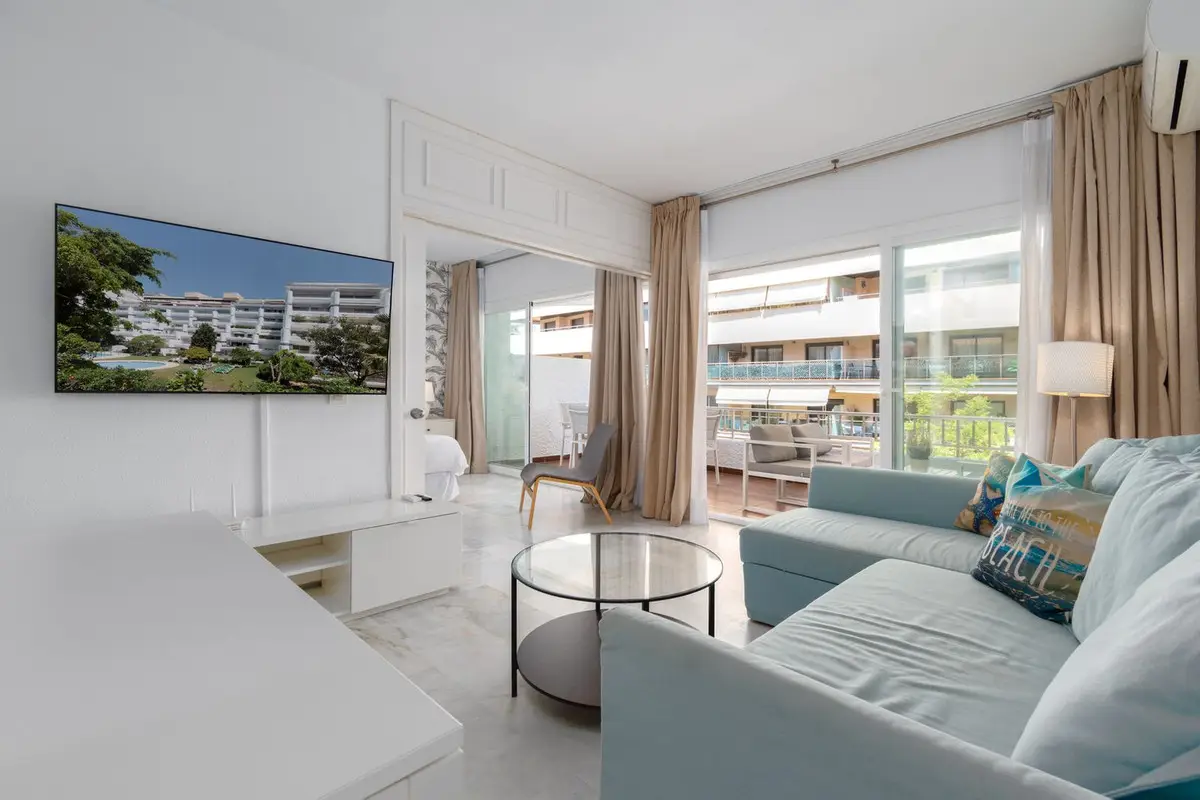 Middle Floor Apartment for sale in The Golden Mile — photo 1