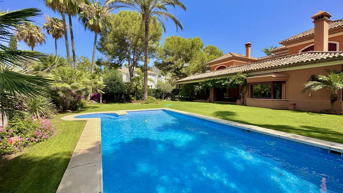Detached Villa for sale in The Golden Mile — photo 1