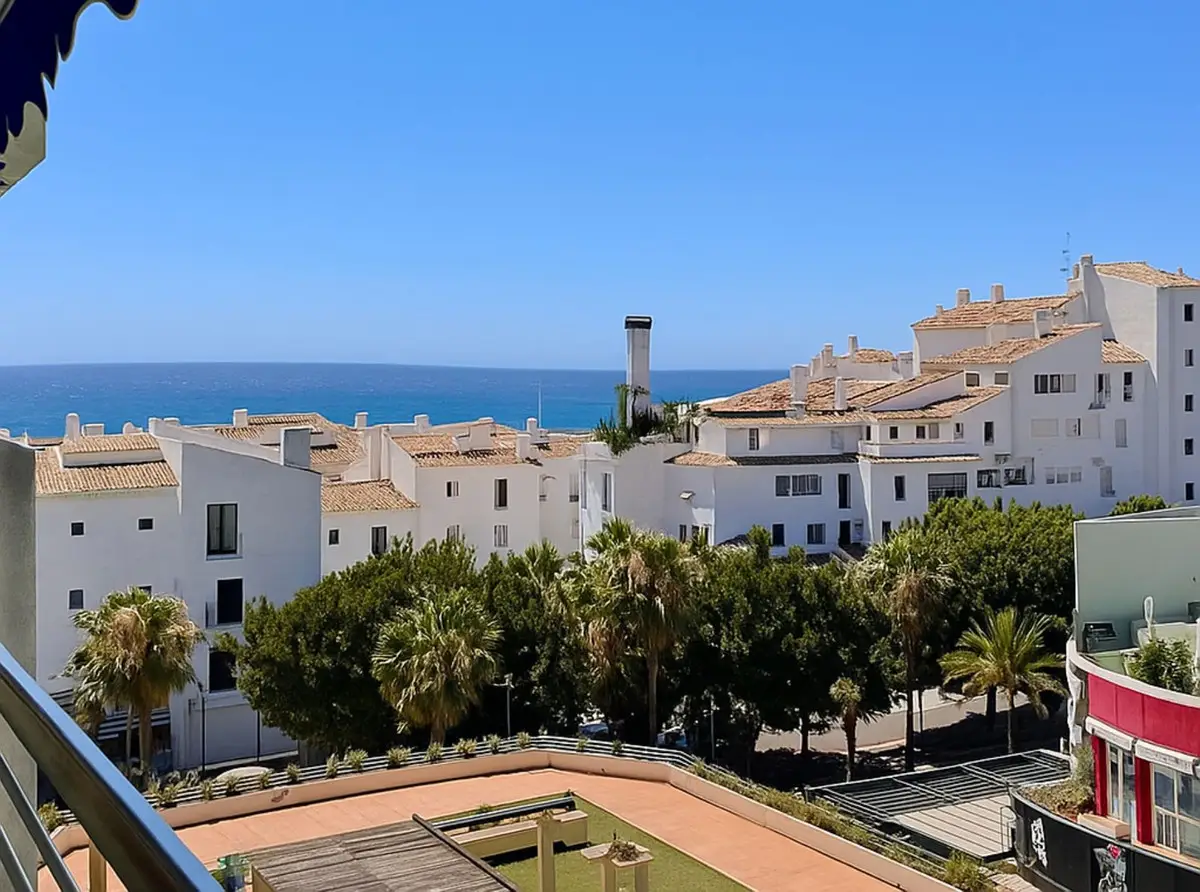 Middle Floor Apartment for sale in Puerto Banús — photo 1