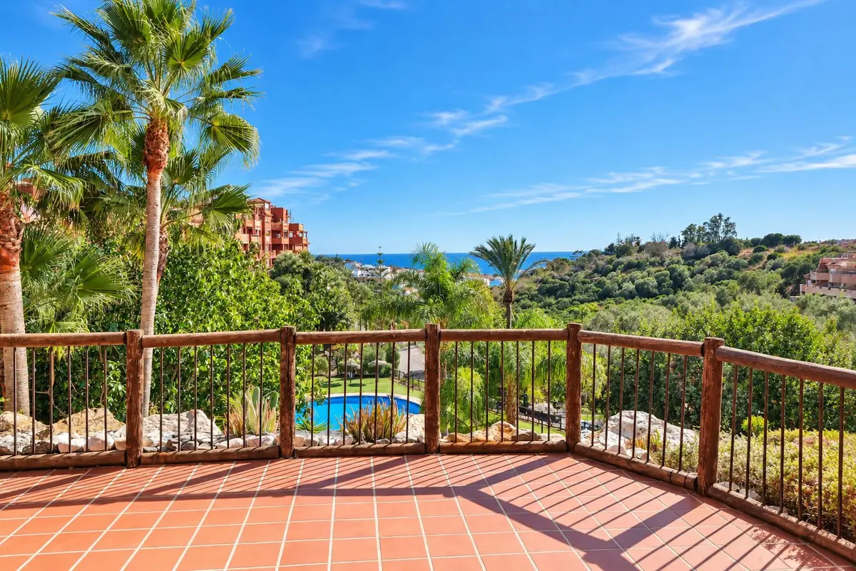 Middle Floor Apartment for sale in Reserva de Marbella — photo 1