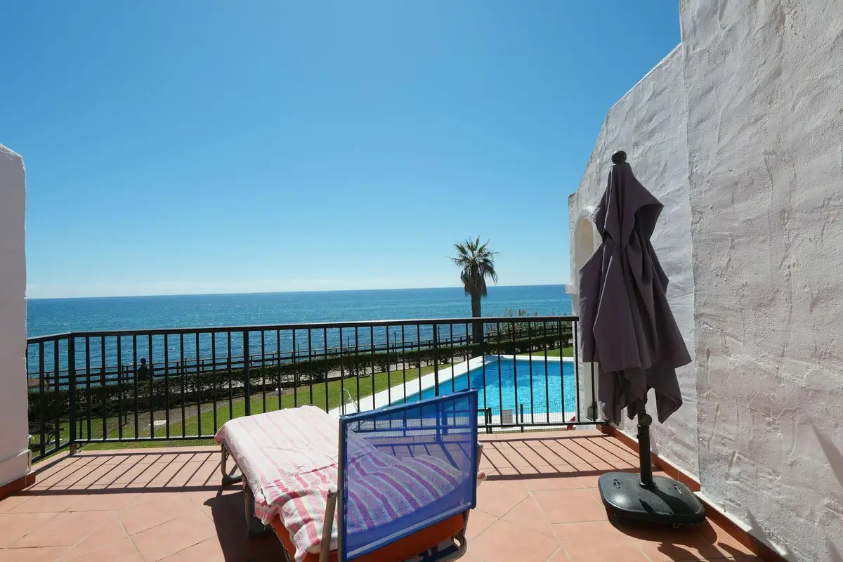 Townhouse for sale in Calahonda — photo 1