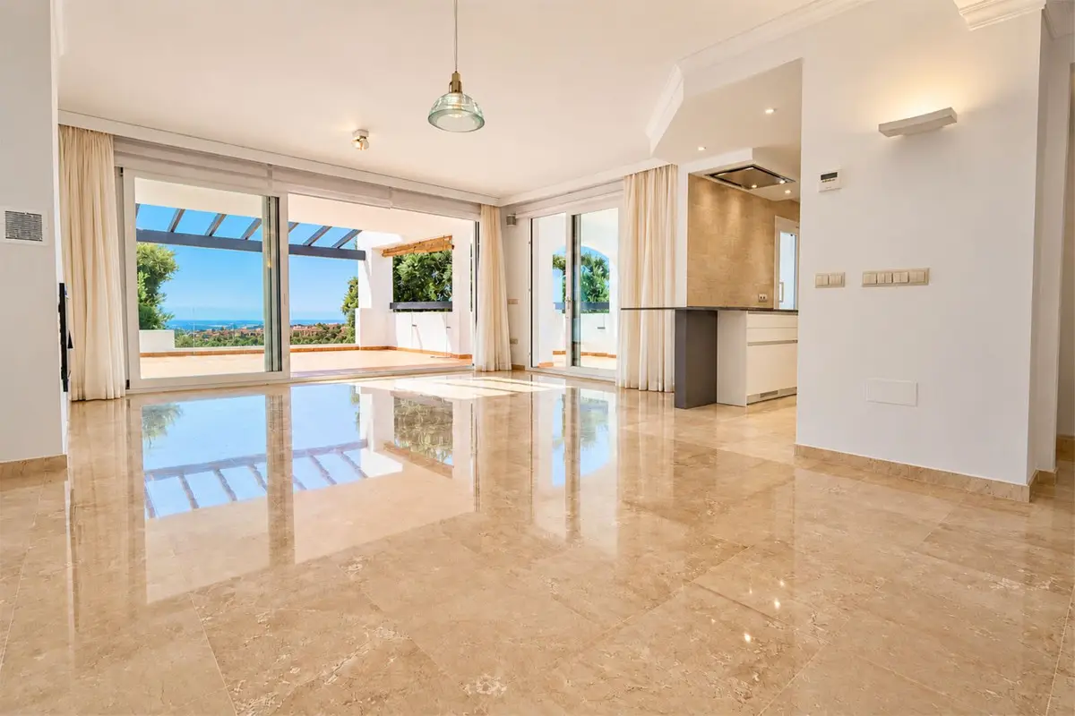 Middle Floor Apartment for sale in La Mairena — photo 1