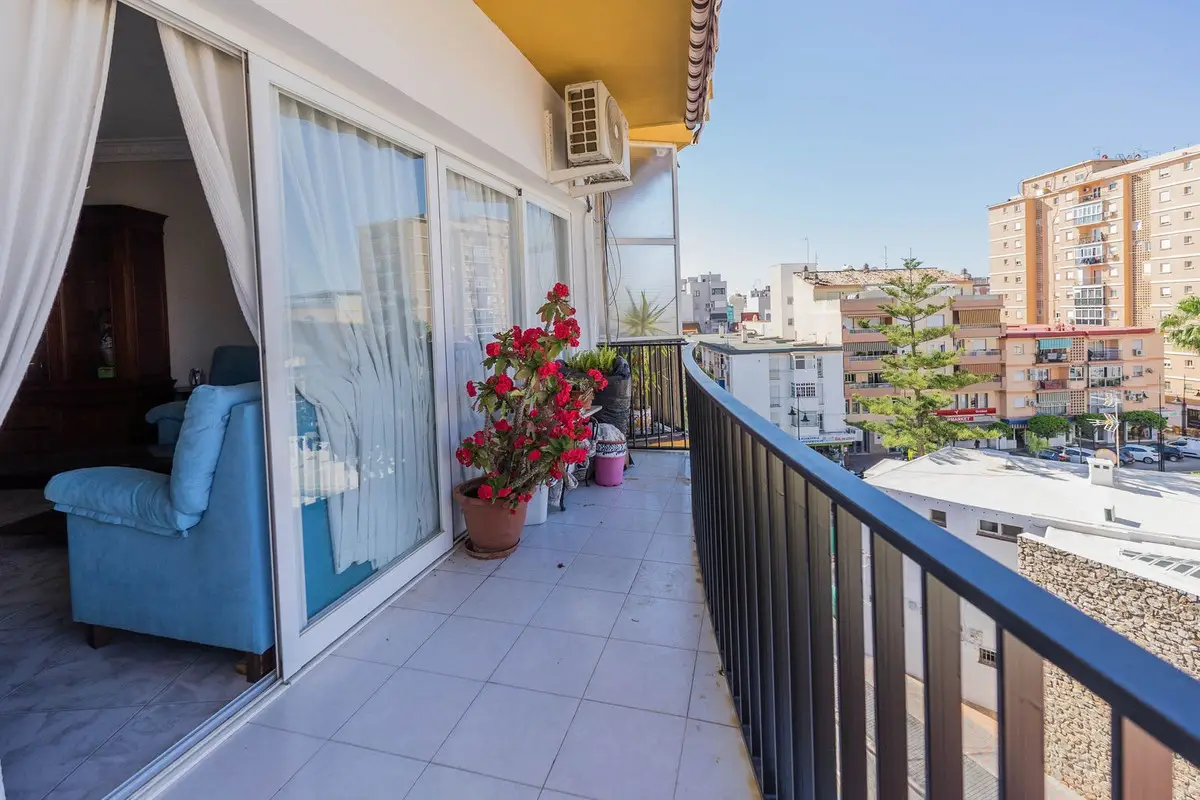 Top Floor Apartment for sale in Fuengirola — photo 1