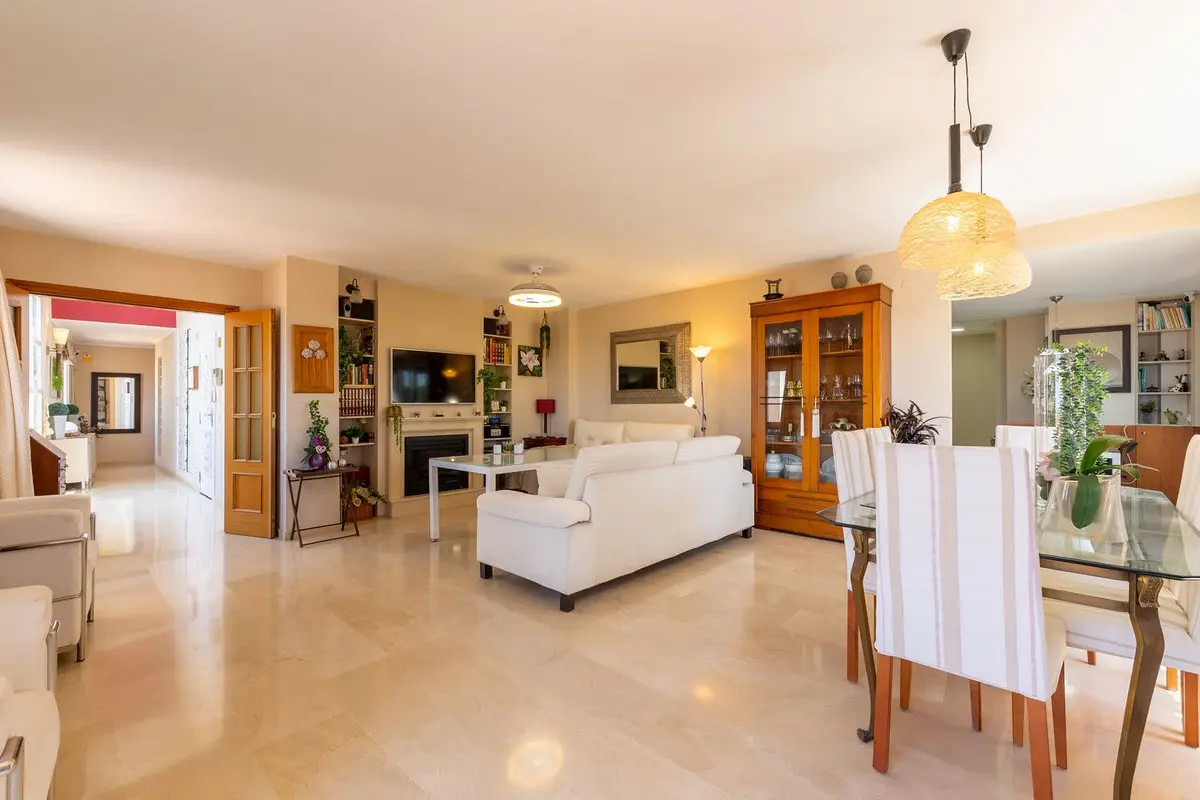 Penthouse for sale in Estepona — photo 1