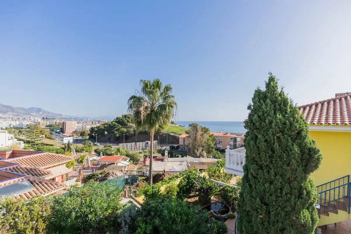 Detached Villa for sale in Fuengirola — photo 1