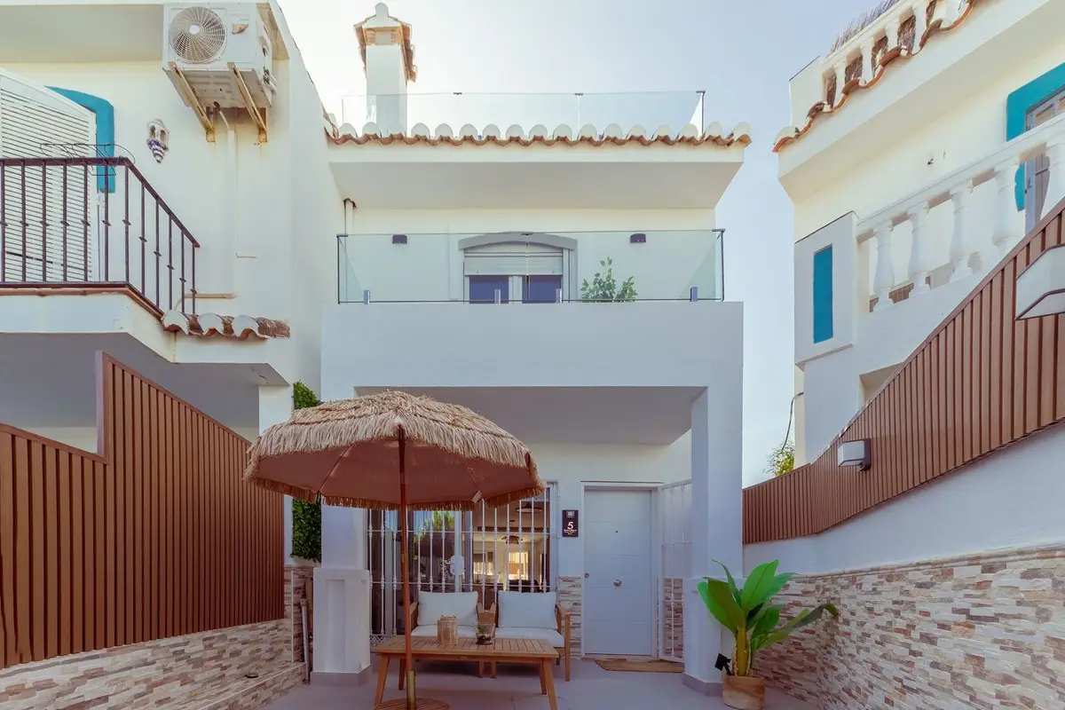 Townhouse for sale in El Coto — photo 1