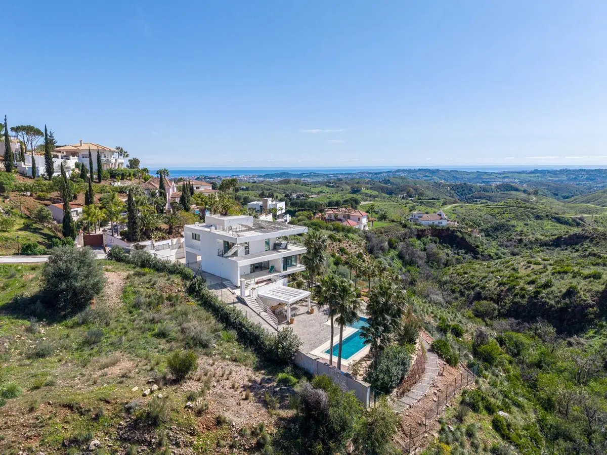 Detached Villa for sale in Mijas — photo 1