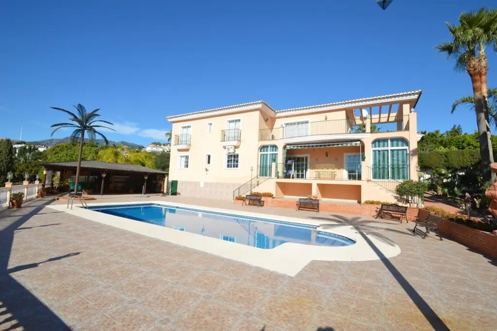 Detached Villa for sale in Benalmadena — photo 1