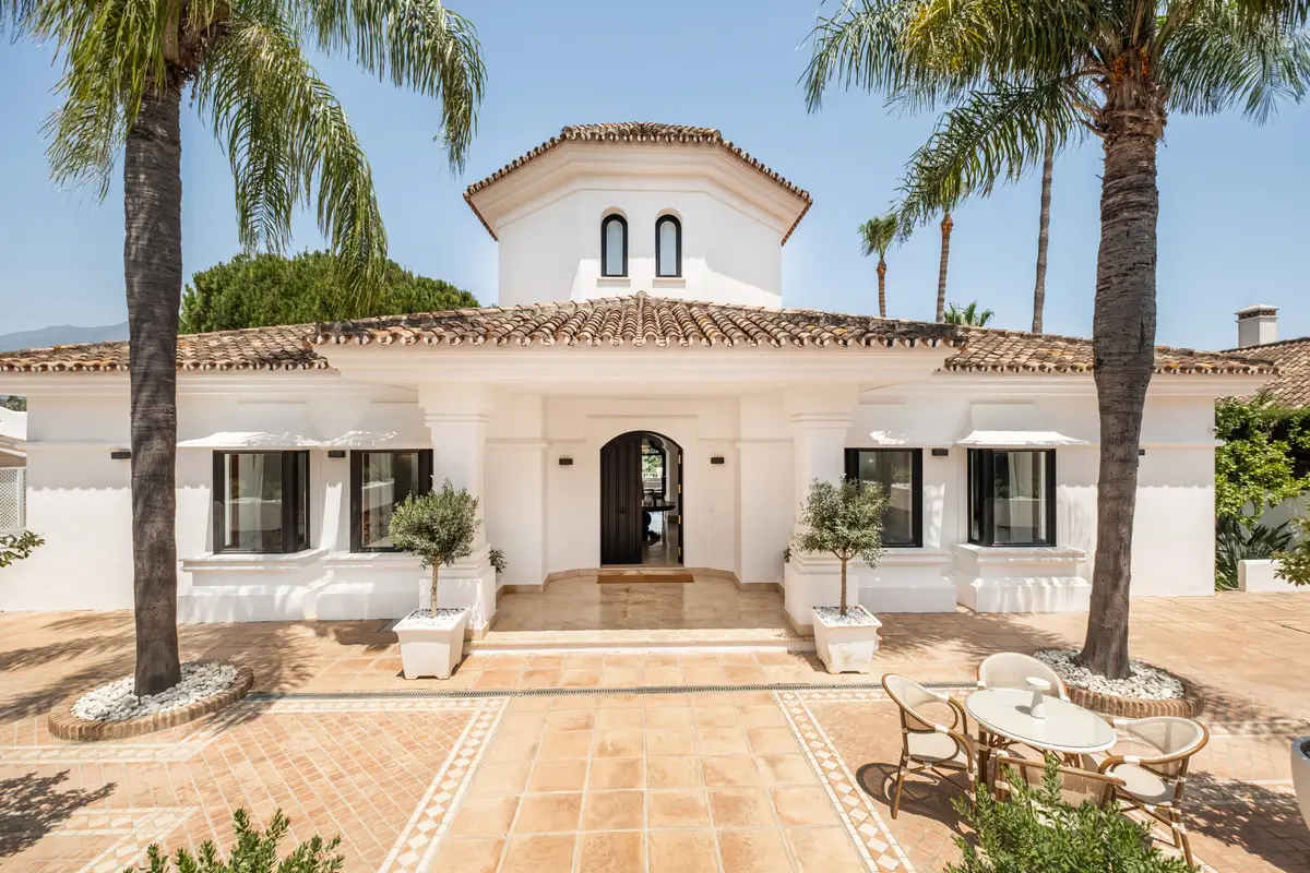 Detached Villa for sale in Aloha — photo 1